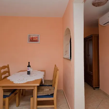 Apartments Helena Lopar Exterior photo