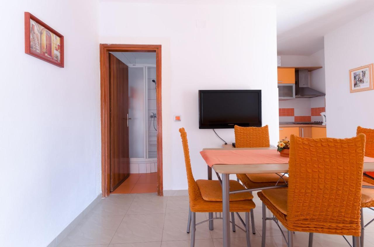 Apartment Helena Lopar