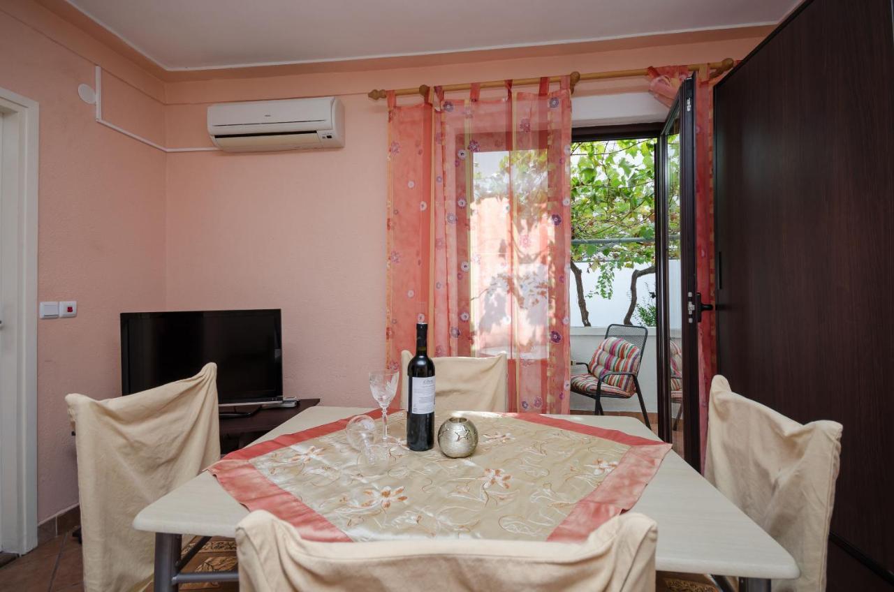 Apartment Helena Lopar