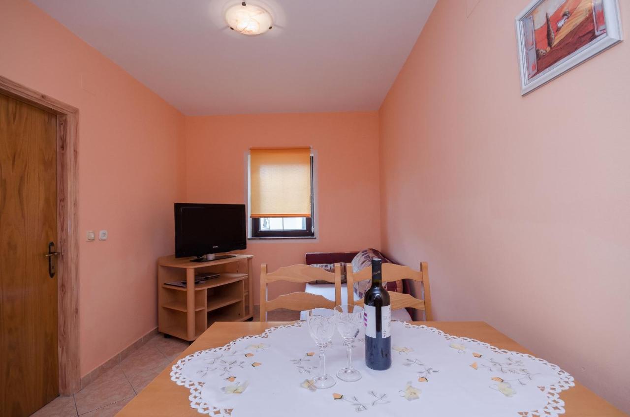 Apartment Helena Lopar